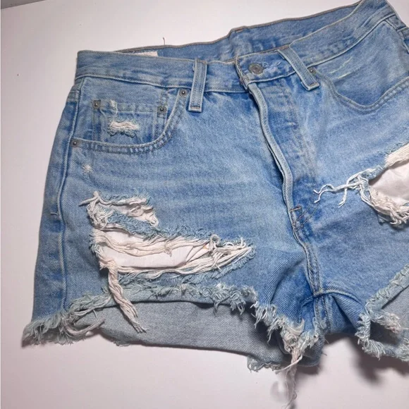 Levi’s 501 Denim Light Wash High Waisted Distressed Shorts - Picture 4 of 7